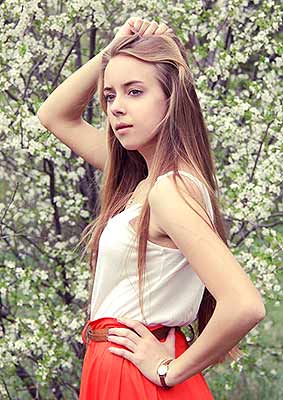 Cheerful lady Mariya from Kiev (Ukraine), 32 yo, hair color brown
