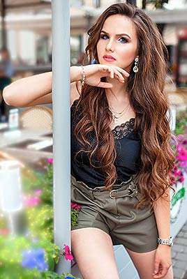 Proud lady Dar'ya from Odessa (Ukraine), 25 yo, hair color brown-haired