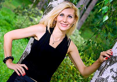 Confident bride Alena from Kiev (Ukraine), 52 yo, hair color blonde