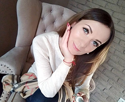 Familyoriented bride Irina from Kiev (Ukraine), 42 yo, hair color black