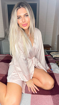 Kind lady Viktoriya from Kiev (Ukraine), 37 yo, hair color blond