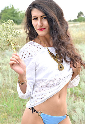 Modest lady Lilya from Kiev (Ukraine), 34 yo, hair color brunette