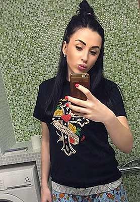 Young girl Irina from Novomoskovsk (Ukraine), 31 yo, hair color black