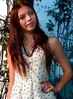Cheerful girl Kristina from Kharkov (Ukraine), 29 yo, hair color chestnut