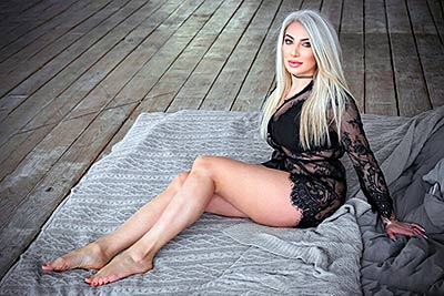 Mature woman Oksana from Kharkov (Ukraine), 49 yo, hair color blonde