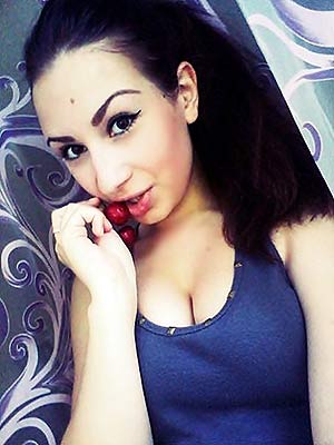 Sociable bride Aleksandra from Mariupol (Ukraine), 28 yo, hair color chestnut