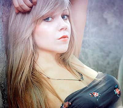 Womanly lady Alla from Kherson (Ukraine), 30 yo, hair color light brown