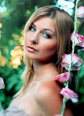 Sensitive bride Yuliya from Tsyurupinsk (Ukraine), 29 yo, hair color blonde