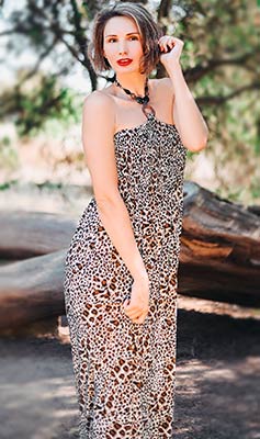 Educated bride Nataliya from Kherson (Ukraine), 39 yo, hair color black