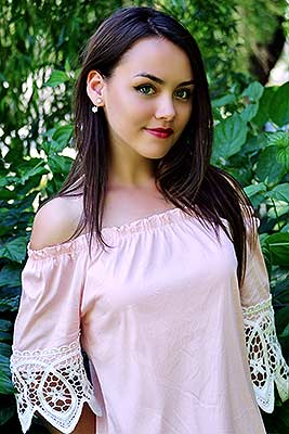 Extraordinary bride Natal'ya from Khmelnitsky (Ukraine), 29 yo, hair color dark brown