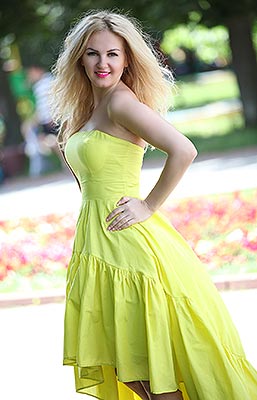 Communicative lady Yuliya from Khmelnitsky (Ukraine), 45 yo, hair color blonde