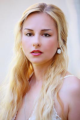 Open woman Larisa from Khmelnitsky (Ukraine), 57 yo, hair color blonde
