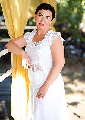 Weak bride Yuliya from Mariupol (Ukraine), 53 yo, hair color brown-haired