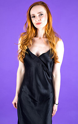 Serious woman Ol'ga from Kiev (Ukraine), 36 yo, hair color red-haired