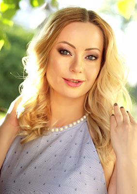 Fond bride Mishel' from Kiev (Ukraine), 43 yo, hair color peroxide blonde
