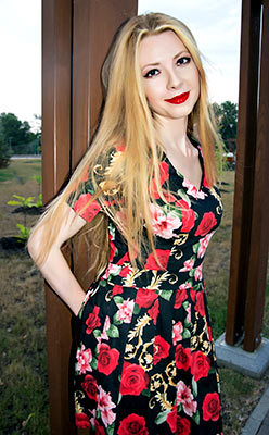 Talented woman Ekaterina from Kiev (Ukraine), 39 yo, hair color brown-haired