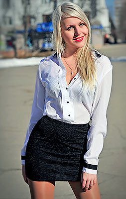 Open woman Yel'vira from Kiev (Ukraine), 33 yo, hair color blonde