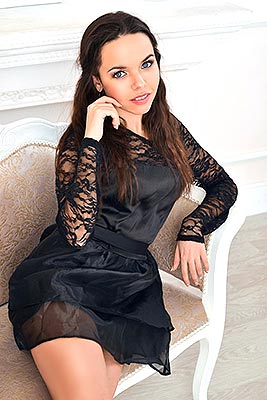 Pretty bride Ol'ga from Lugansk (Ukraine), 28 yo, hair color chestnut