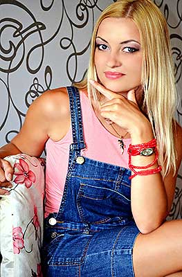 Serious woman Yuliya from Klaipeda (Lithuania), 34 yo, hair color blonde