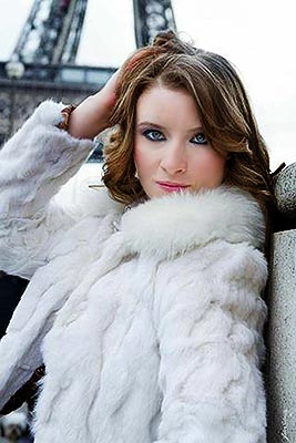 Cheerful bride Ilona from Kiev (Ukraine), 33 yo, hair color light brown