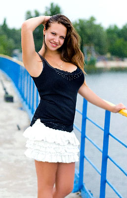 Soft girl Ol'ga from Kherson (Ukraine), 35 yo, hair color dark brown
