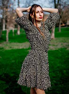 Inquisitive girl Nataliya from Nikopol (Ukraine), 26 yo, hair color chestnut