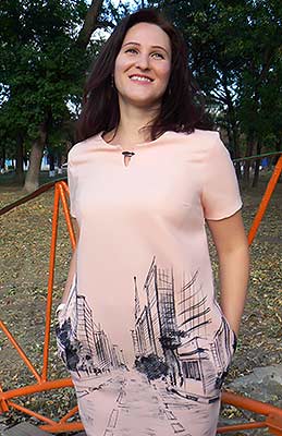 Super bride Anna from Lugansk (Ukraine), 40 yo, hair color chestnut