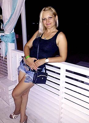 Sweet woman Lesya from Mariupol (Ukraine), 39 yo, hair color light brown