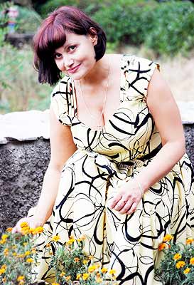 Decent lady Irina from Mariupol (Ukraine), 61 yo, hair color chestnut