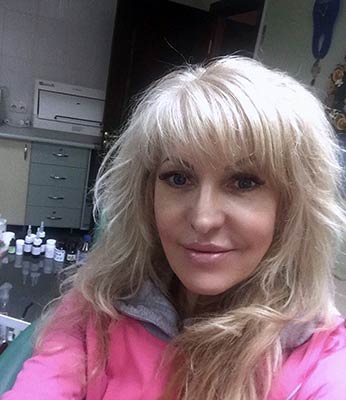 Energetic bride Lyubov' from Mariupol (Ukraine), 59 yo, hair color blonde