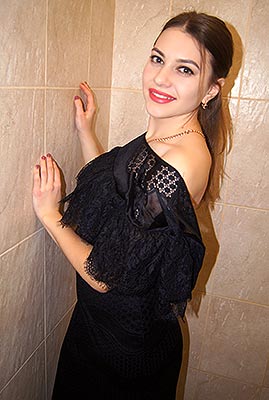 Warm bride Anna from Mariupol (Ukraine), 30 yo, hair color brown-haired
