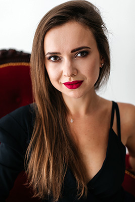Capricious bride Anna from Melitopol (Ukraine), 35 yo, hair color brown-haired