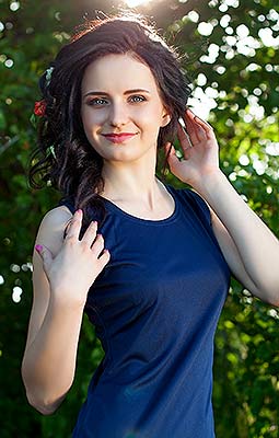 Young bride Yuliya from Nikolaev (Ukraine), 30 yo, hair color brown-haired