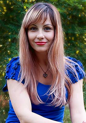 Energetic lady Mariya from Kiev (Ukraine), 35 yo, hair color brunette