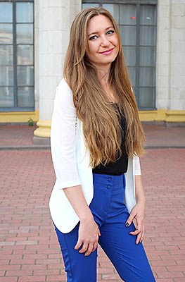 Creative woman Anastasiya from Kiev (Ukraine), 41 yo, hair color brown