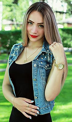 Adventurous lady Viktoriya from Nikopol (Ukraine), 28 yo, hair color light brown