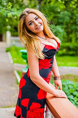 Cheerful girl Anastasiya from Odessa (Ukraine), 28 yo, hair color brown