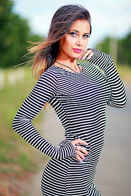 Cheerful lady Ekaterina from Odessa (Ukraine), 39 yo, hair color brunette