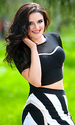 Kind lady Yuliya from Odessa (Ukraine), 29 yo, hair color black