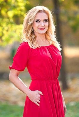 Serious lady Ekaterina from Odessa (Ukraine), 52 yo, hair color blonde
