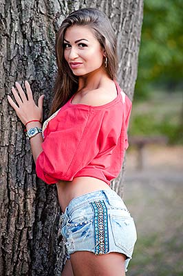 Intelligent lady Oksana from Poltava (Ukraine), 34 yo, hair color brunette