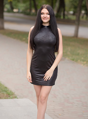 Romantic bride Ol'ga from Poltava (Ukraine), 29 yo, hair color brunette