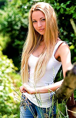 Independent lady Anna from Poltava (Ukraine), 32 yo, hair color blonde