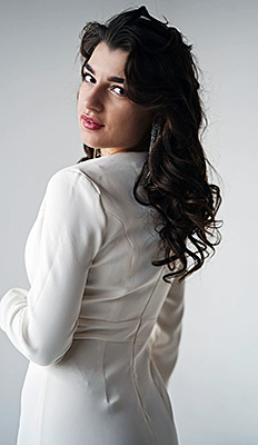 Soft bride Anastasiya from Poltava (Ukraine), 24 yo, hair color black