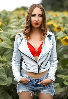Serious lady Anna from Poltava (Ukraine), 34 yo, hair color brown