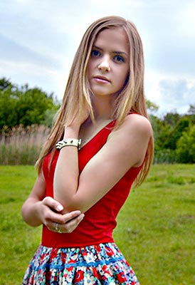 Kindhearted girl Viktoriya from Odessa (Ukraine), 27 yo, hair color blonde