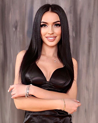 Confident lady Inna from Kiev (Ukraine), 30 yo, hair color black