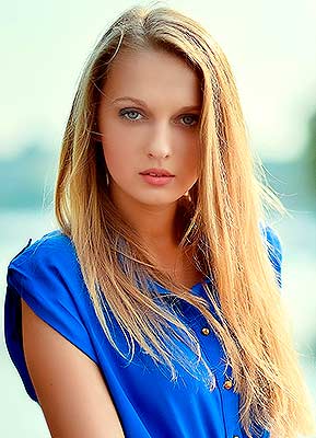 Respectful girl Alina from Ternopol (Ukraine), 28 yo, hair color blonde
