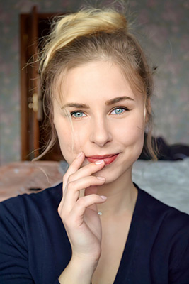 Modern lady Karina from Zaporozhye (Ukraine), 27 yo, hair color blonde