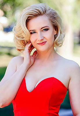 Weak woman Irina from Zaporozhye (Ukraine), 47 yo, hair color blonde